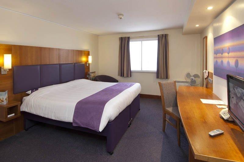 Premier Inn Ливерпуль Экстерьер фото